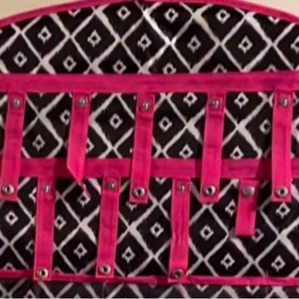 Over the door pink and black Organizer 18”x26”Foldable Great PreOwned condition